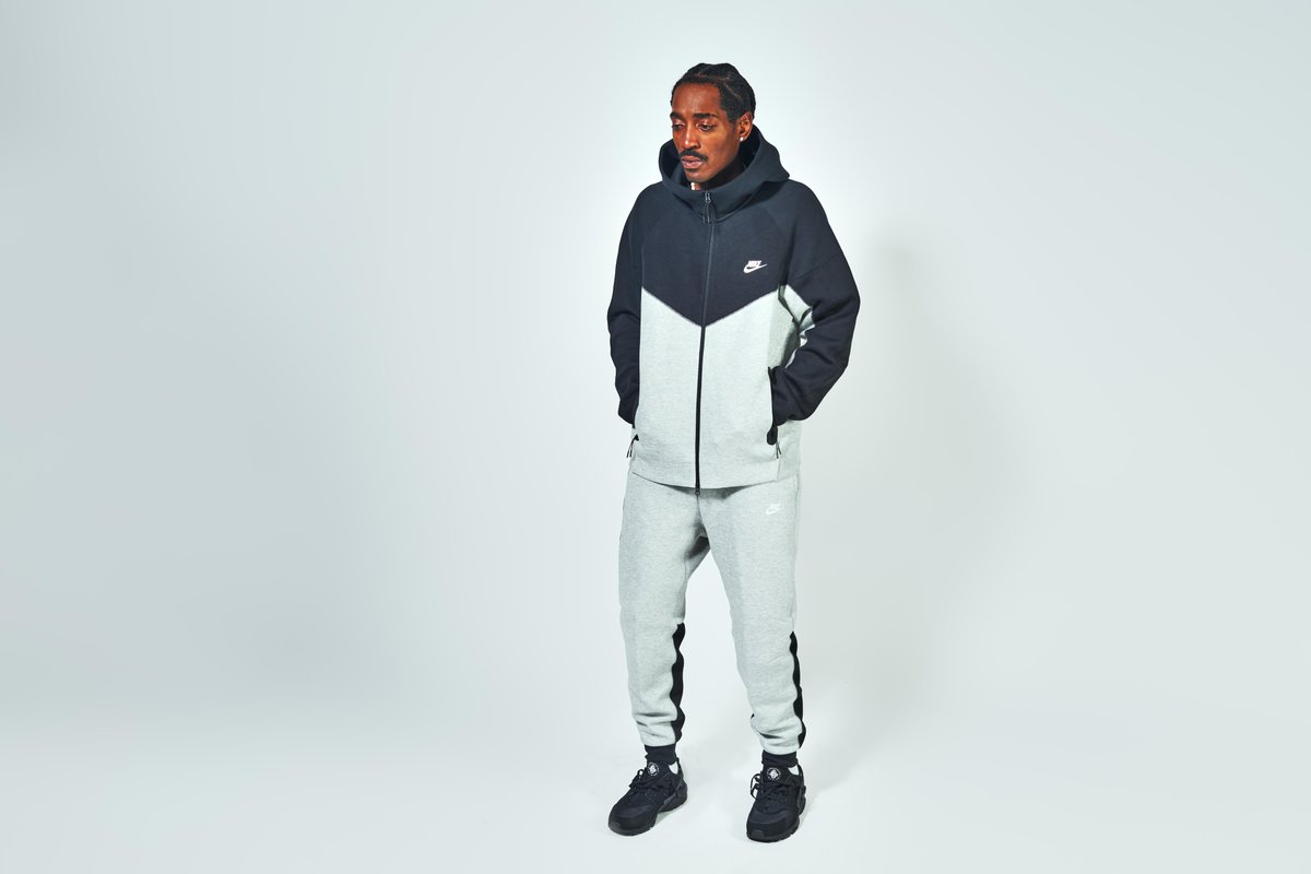 hibbettofficial's tweet image. The premium fit ready for any situation! 💯 

🍃 Nike Tech Fleece available now! 🍂 

Link: bit.ly/3OXq1OR 

#nike #techfleece #outfit #fashion #clothing #season