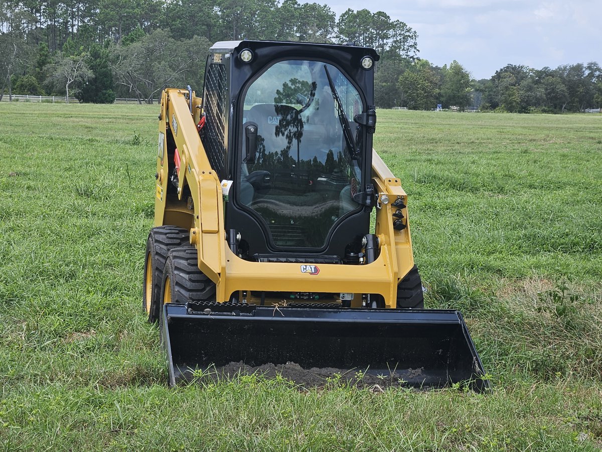 Our Heavy Equipment Operations Technician program got a new piece of machinery! Our students will be able to learn and experience excavation, trenching, spreading gravel, repairing drainage, building roads, removing debris, and much, much more.