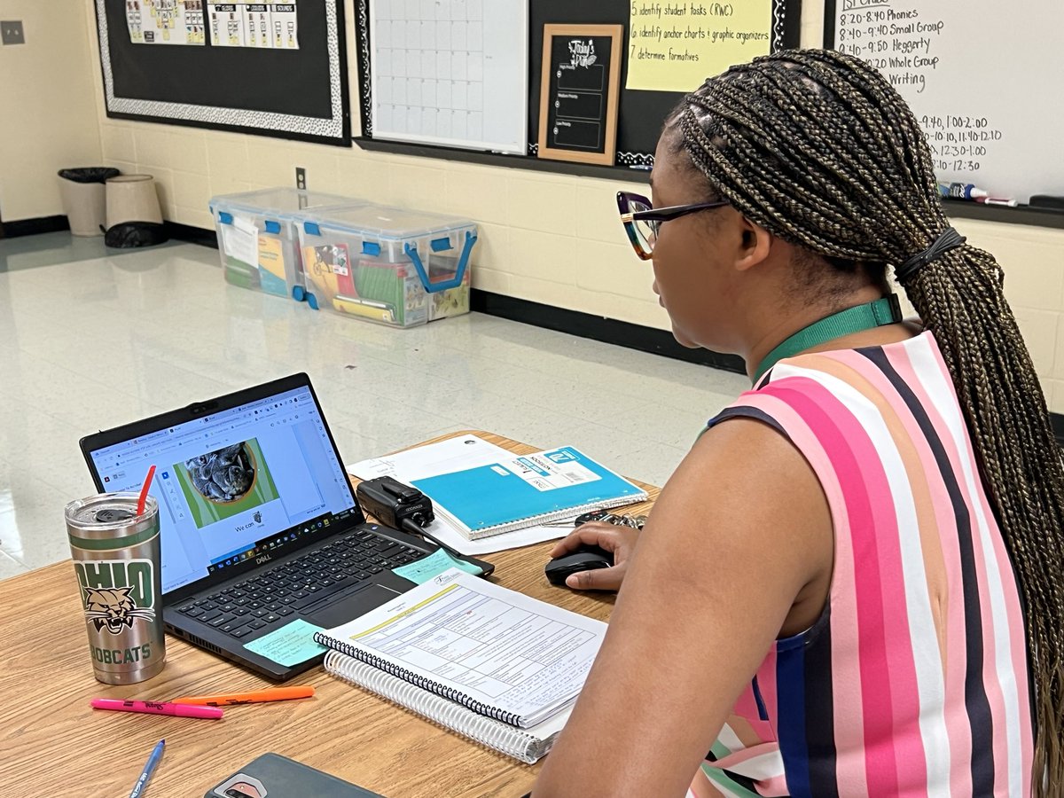 TeAnnSimon's tweet photo. @LaraundeB facilitated a 30 min. PLC and completed the following:
✅reviewed weekly spelling test data 
✅ determined next steps for reteaching 
✅aligned learning targets w/independent practice for students
✅addressed t’s misconceptions
Facilitator vs Lecturer… #heartwork ❤️ https://t.co/1buywLsWBk