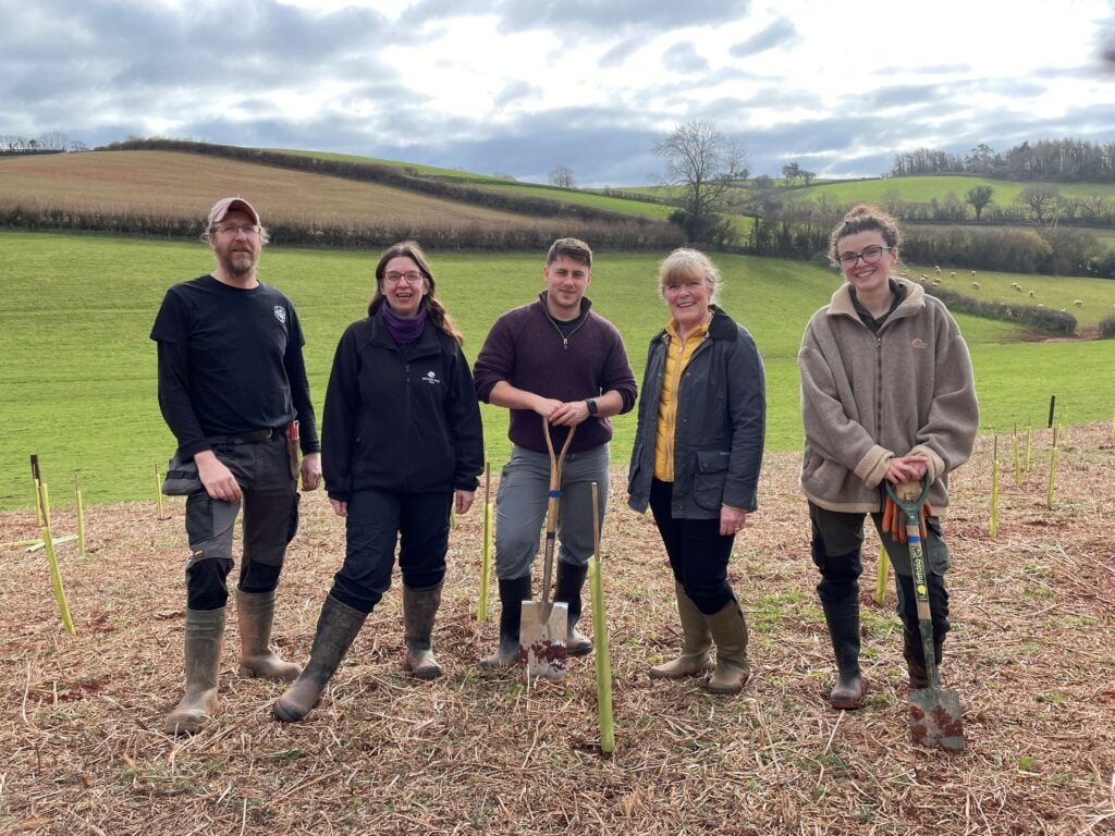 East Devon District Council (@eastdevon) on Twitter photo 🌳 Landowners and communities are invited to apply for free trees, to help tackle the Climate Emergency and support nature recovery
🗓️ Application deadline 27 September
🗞️Read more on <a href="/DevonCC/">Devon County Council</a>'s website👉 orlo.uk/3PAEK 🌳 Landowners and communities are invited to apply for free trees, to help tackle the Climate Emergency and support nature recovery
🗓️ Application deadline 27 September
🗞️Read more on <a href="/DevonCC/">Devon County Council</a>'s website👉 orlo.uk/3PAEK