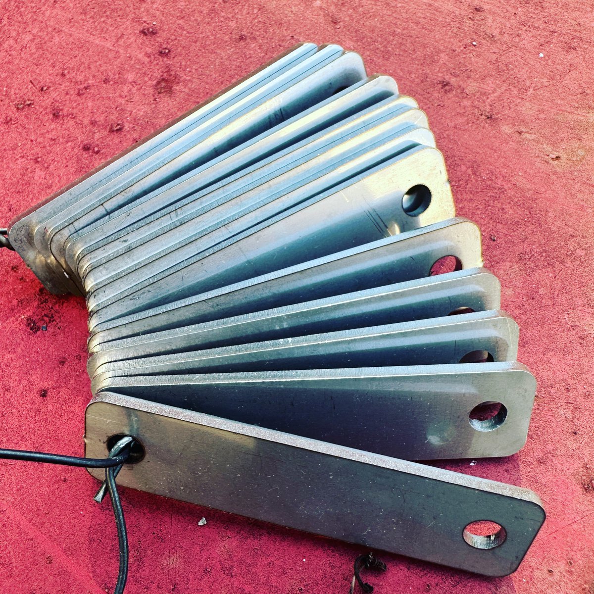 MetalMarkerMfg's tweet image. Introducing Strength in Metal! Behold our latest creation at Metal Marker Mfg. – Thick Stainless Steel Nameplates.

#MetalMarkerMfg #StainlessSteelTags #DurabilityInDesign #CustomCraftsmanship #MetalExcellence #InnovateWithMetal