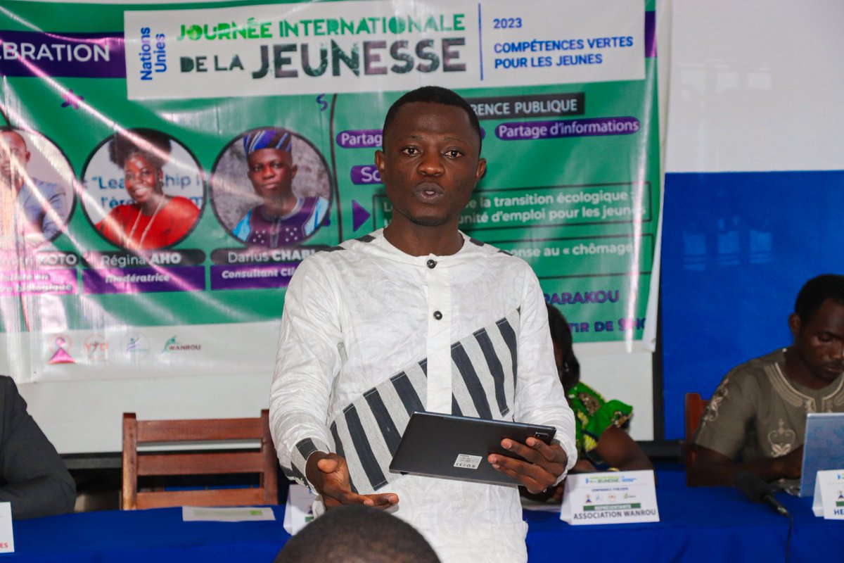 Wanrou229's tweet photo. L'association #Wanrou est ravie d'avoir célébré la #JIJ à travers une conférence publique en collaboration avec trois associations  partenaires.🌱✨
Le thème central de la conférence était "Compétences Vertes pour les #Jeunes". 
@YouthInitiativ6 @healthdevong @Ongleshumanitaires https://t.co/mWDbu6fYBi