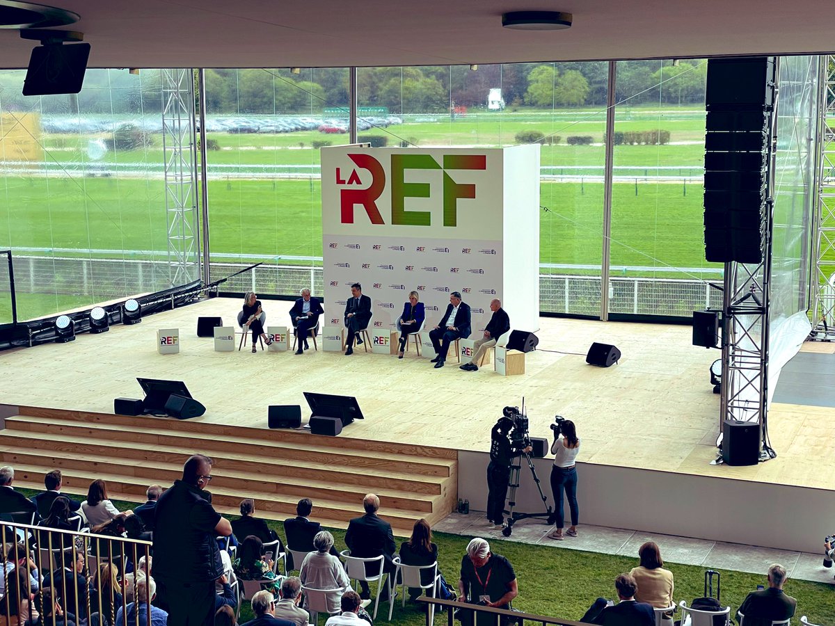 Guilhaumejean's tweet photo. 2e journée à #LaREF23 du @medef, avec un débat énergétique passionnant⚡️

Des regards croisés entre l’agenda politique &amp; les retours d’expériences de dirigeants, sur les nouveaux modes de conso, de rénovation énergétique des bât. ou encore de réforme du marché 🇪🇺

#Energie #REF23 https://t.co/g3ntMltyUV