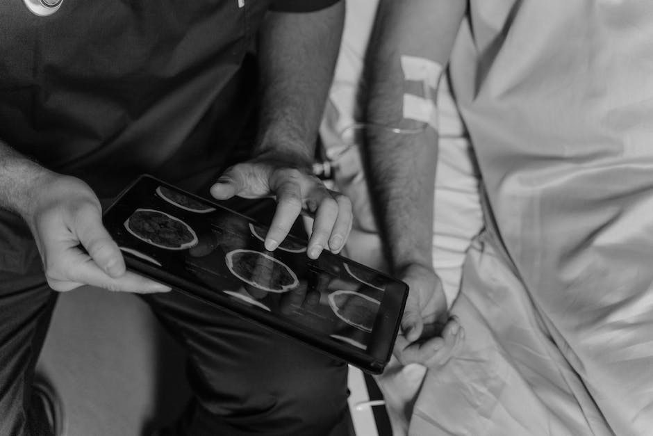 uniofleicester's tweet photo. News | The survival chances of #stroke patients suffering brain bleeding could be boosted thanks to new research funding secured by the University of Leicester.

👉 https://t.co/rqC13ZMc3r

#CitizensOfChange @TheStrokeAssoc @NIHRresearch  @Leic_hospital https://t.co/2UMvCwDCxD