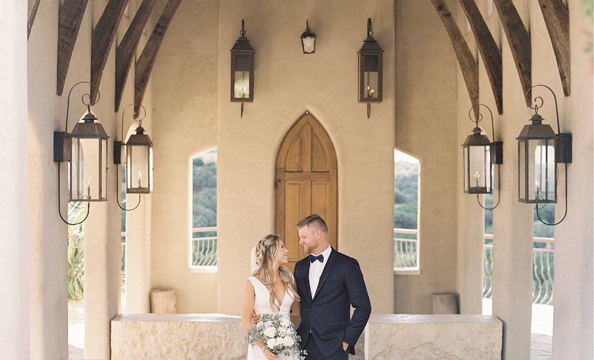 WesternWorldsz's tweet photo. Numerous colleges and universities have a tradition of their graduates getting married on campus, either in a place of worship, such as the church at Notre Dame, or in a notable landmark, such as the George 

for full article click the link:
https://t.co/q4R6oiGUSt https://t.co/pFQhD7R2Be