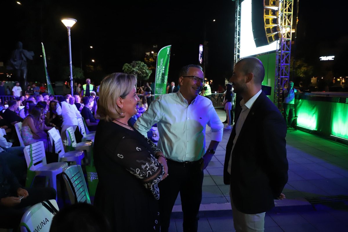 Delighted to be at the opening evening of <a href="/mijdfestival/">Mitrovica International Jazz Days</a> and enjoying the great performance of <a href="/BonaRichard/">Richard Bona</a>. Tonight (19.30) don’t miss the concert of 🇮🇹 drummer #EnricoMorello and his “cyclic signs”, supported by <a href="/ItalyinKosovo/">Italy in Kosovo</a> and <a href="/IICTirana/">IIC Tirana</a>