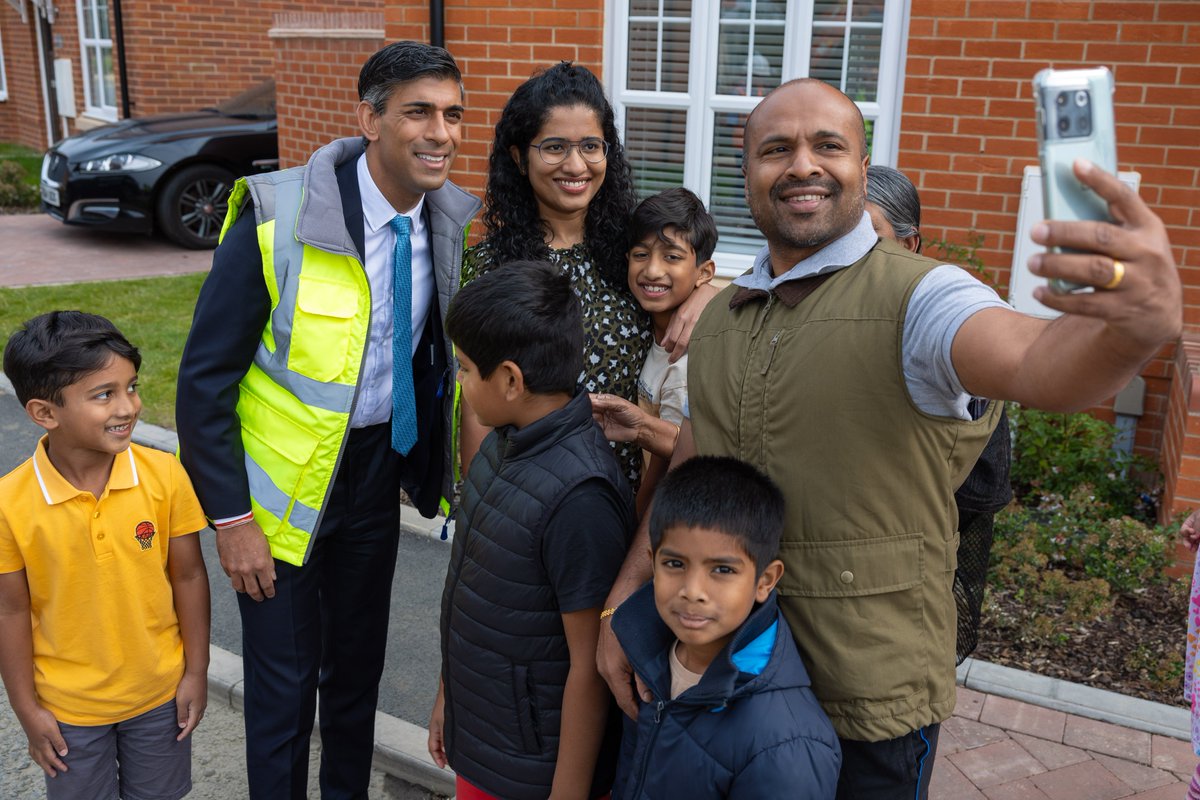 UK Prime Minister tweet media