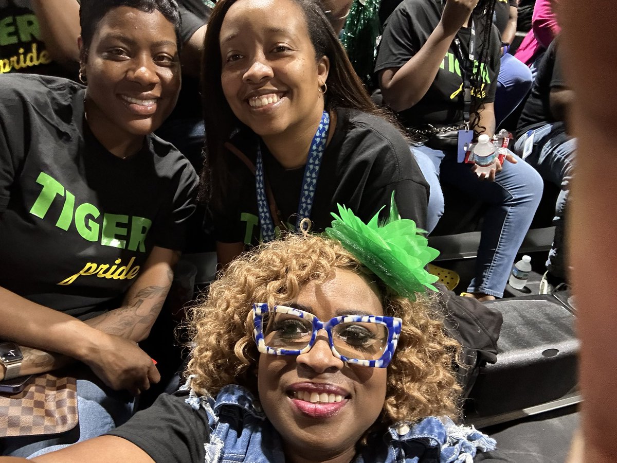 Yolanda Bell tweet media