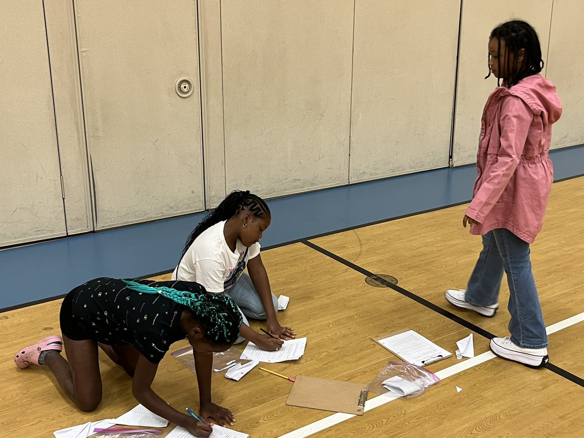 Paper airplanes in school!? <a href="/Aliciamcglothin/">Alicia Mcglothin</a> class are measuring and predicting the flight distance of their planes! <a href="/LakotaDistrict/">LakotaLocalSchools</a> #rocketproud
