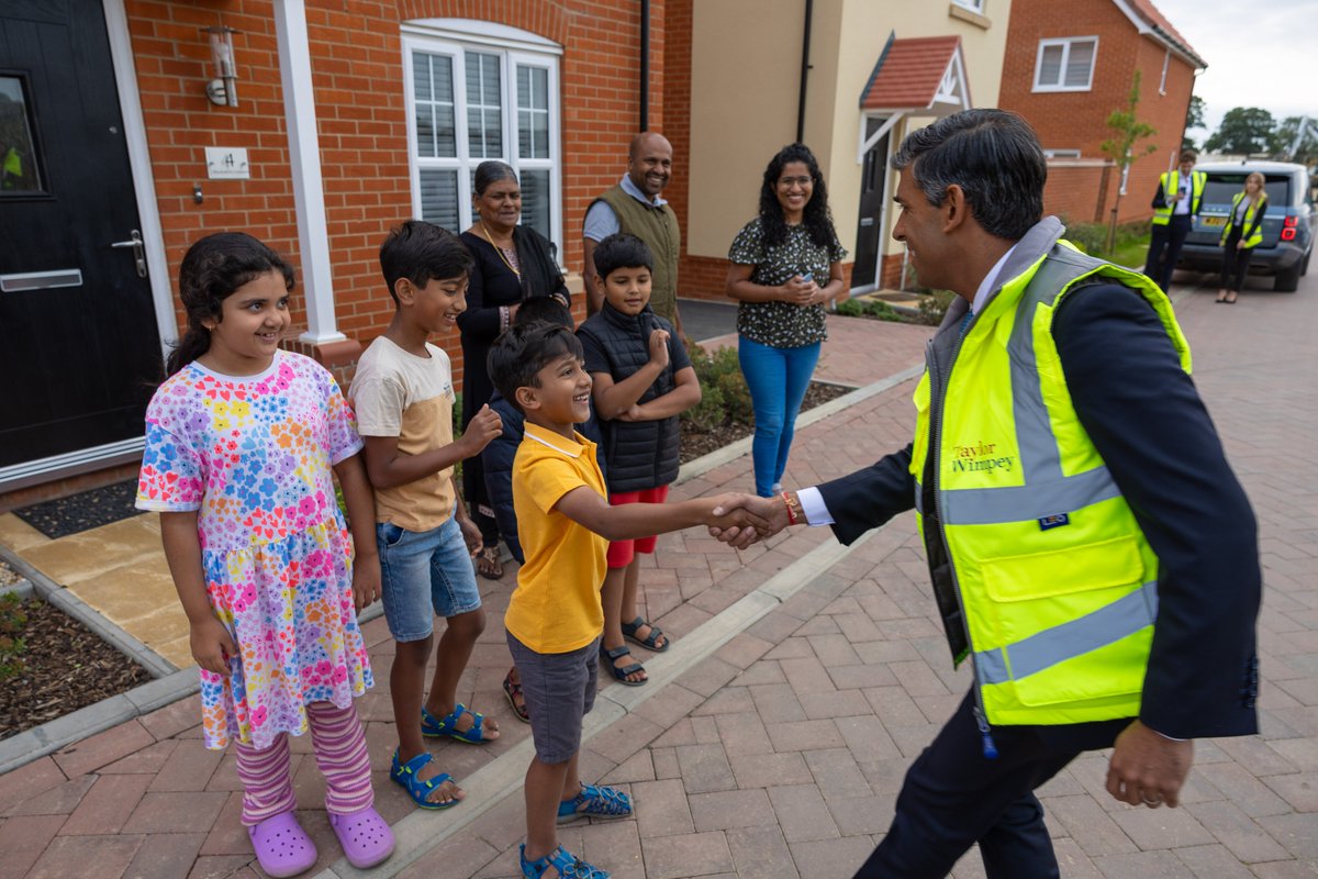 UK Prime Minister tweet media