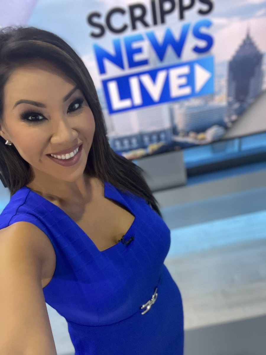 🔷Hope you’re enjoying your morning! 🔷I think I found a dress that should literally be called @scrippsnews blue! 😊 What do you think? 🔷See you at 12 & 3p EST with all the days headlines! ScrippsNews.com #keepingyouinformed
