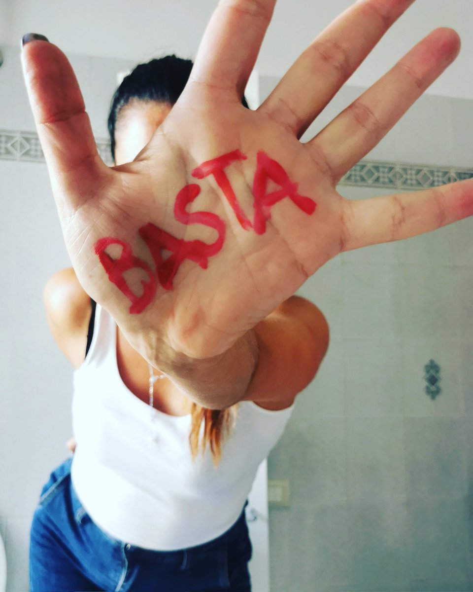 "Se eviti di ubriacarti e di perdere i sensi, magari eviti anche di incorrere in determinate problematiche perché poi il lupo lo trovi". Andrea Gianbruno che commenta i recenti casi di stupro. 
Il lupo è anche l'uomo complice. Basta violenza. Vergogna!
#bastaviolenzasulledonne