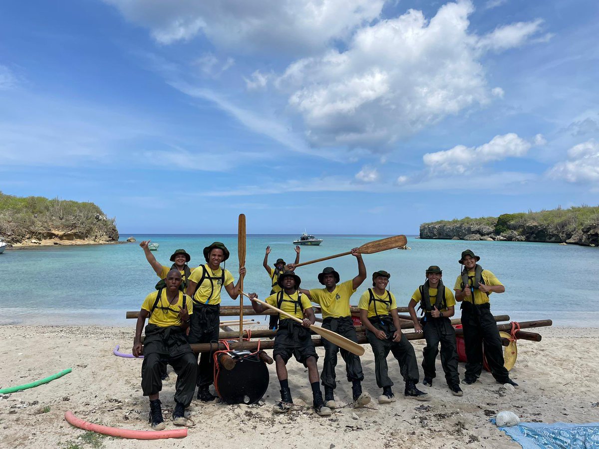 C_ZMCARIB's tweet photo. Nieuwe #basisopleidingkustwacht is gestart. Enthousiaste en jonge mensen van #Curacao #Aruba en #SintMaarten worden opgeleid tot Kustwachter en gaan bijdragen aan maritieme veiligheid #DCCG #SamenSterk #KWCARIB https://t.co/ZkL4G7oNZz