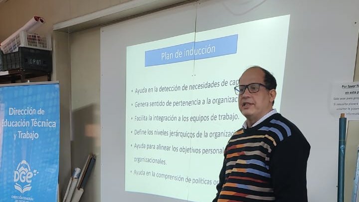 rdpelegrina's tweet photo. El #CLAM  brindó Capacitación a Equipos Directivos de la #DGE en temas de #Innovación, #RRHH y #Liderazgo https://t.co/Pc6dQ5glf0