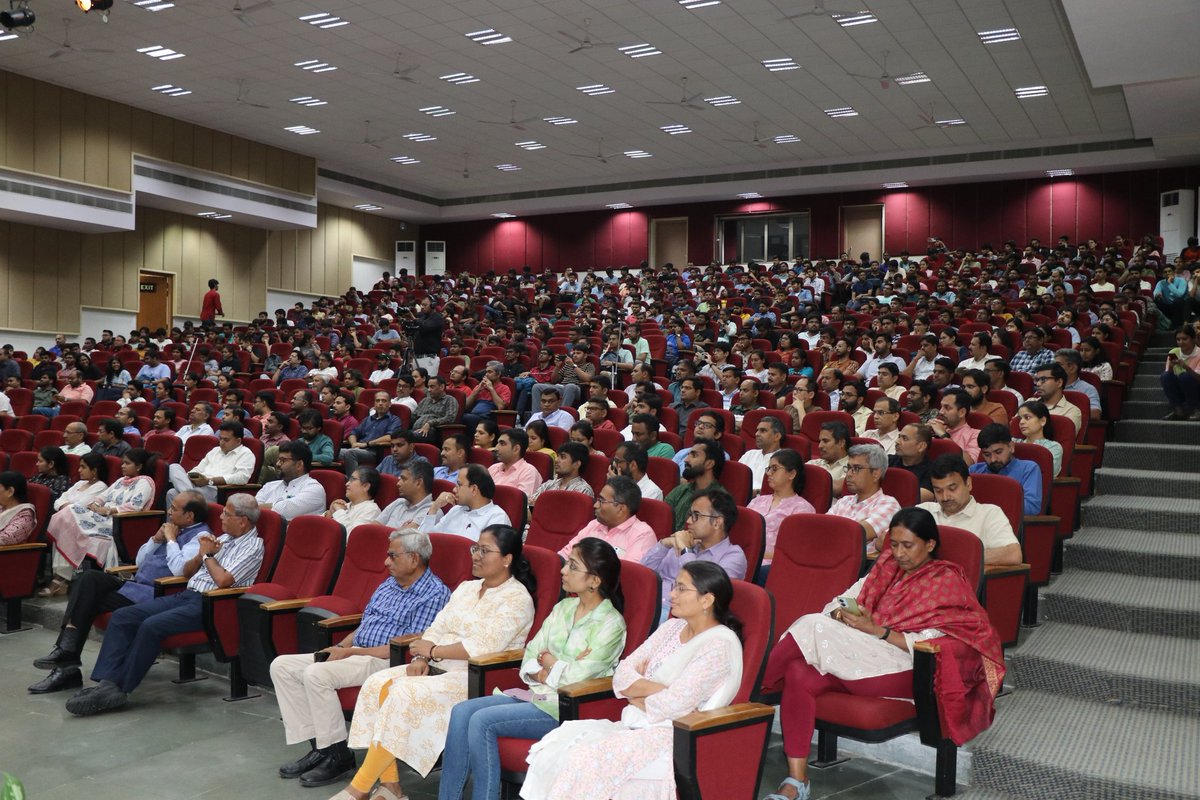 IISER Bhopal (@iiserbhopal) on Twitter photo Best wishes for all his future endeavors! 👏🌟
At the same time, we also extend a warm welcome to Prof. Gobardhan Das, the new Director, as we embark on a new chapter of growth and innovation. Here's to a bright future ahead! 🌟
<a href="/UmapathyIndia/">Prof Siva Umapathy</a>
<a href="/dasgobardhan/">Gobardhan Das, Immunologist</a>
#IISERBhopal #Farewell Best wishes for all his future endeavors! 👏🌟
At the same time, we also extend a warm welcome to Prof. Gobardhan Das, the new Director, as we embark on a new chapter of growth and innovation. Here's to a bright future ahead! 🌟
<a href="/UmapathyIndia/">Prof Siva Umapathy</a>
<a href="/dasgobardhan/">Gobardhan Das, Immunologist</a>
#IISERBhopal #Farewell