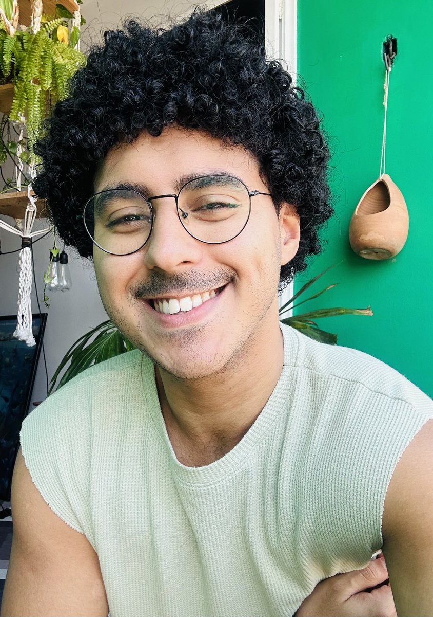 JovemSazonal's tweet photo. Lavar o cabelo no almoço é bom demais, principalmente quando está quente. #Repassem https://t.co/SDnvzFlKjJ
