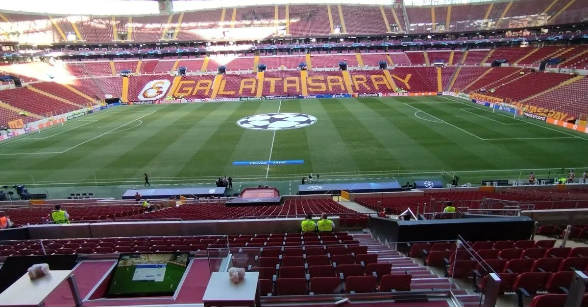 🇹🇷 TR: Galatasaray'ın zemini maç oynamaya elverişli! 🎉
.
🇬🇧 EN: Galatasaray's pitch is suitable for playing match! 🎉
.
#futbol #sispitches #sispitchesee #galatasaray