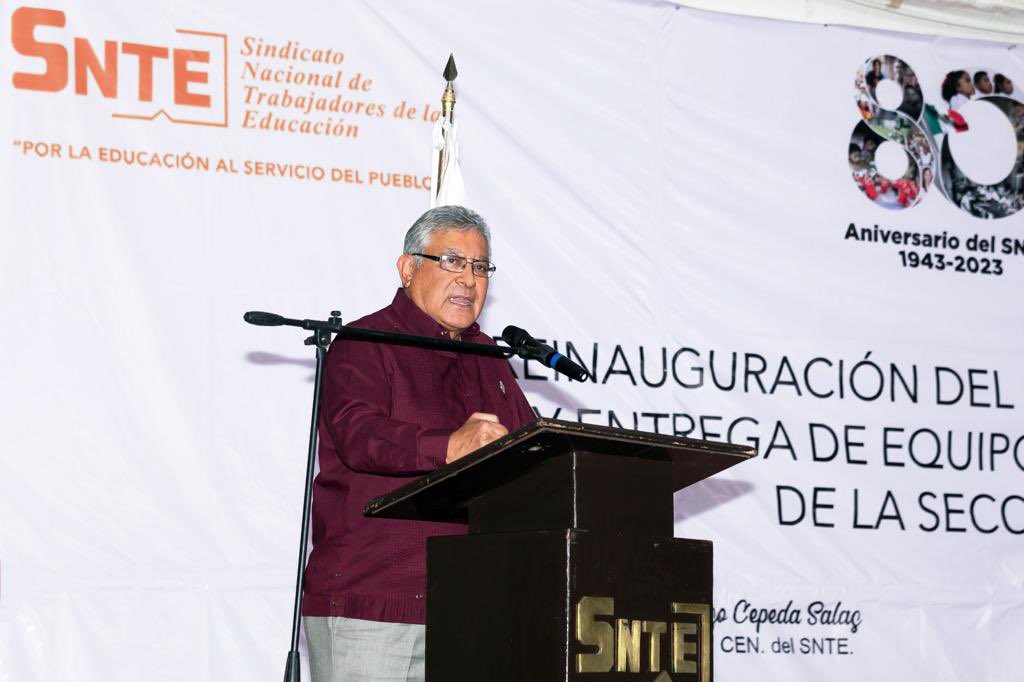 SnteNacional's tweet photo. Nadie mejor que los maestros saben qué necesitan sus alumnos, dijo el Srio. Gral. del #SNTE Mtro. Alfonso Cepeda Salas, en #Coahuila.  Refrendó  la petición del magisterio para que  #LTG lleguen a todos los estudiantes 
#Sección35
@SNTECinco
@snteseccion38
https://t.co/wGqcAlhBKA https://t.co/woHA9a9RBr