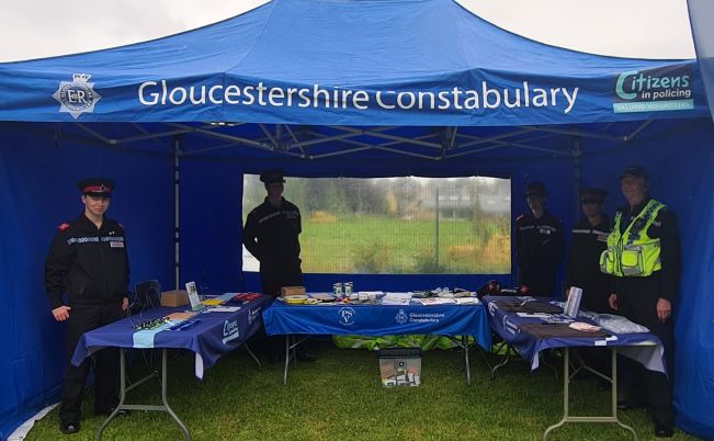 Cotswolds police, including the cadets, attended the Upper Rissington Community Safety event this afternoon, Tuesday. It was great to see the youngsters learning new skills with World Jungle, and the climbing wall was very popular #stowpolice #policecadets