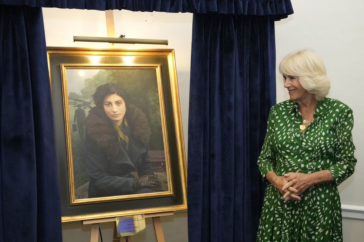 Today, The Queen unveiled a portrait of Secret Operations Executive, Noor-un-Nisa Inayat Khan at the <a href="/RoyalAirForce/">Royal Air Force</a>.
 
Khan was the first female wireless operator to be dropped into enemy-occupied France to support the French Resistance during WWII.
