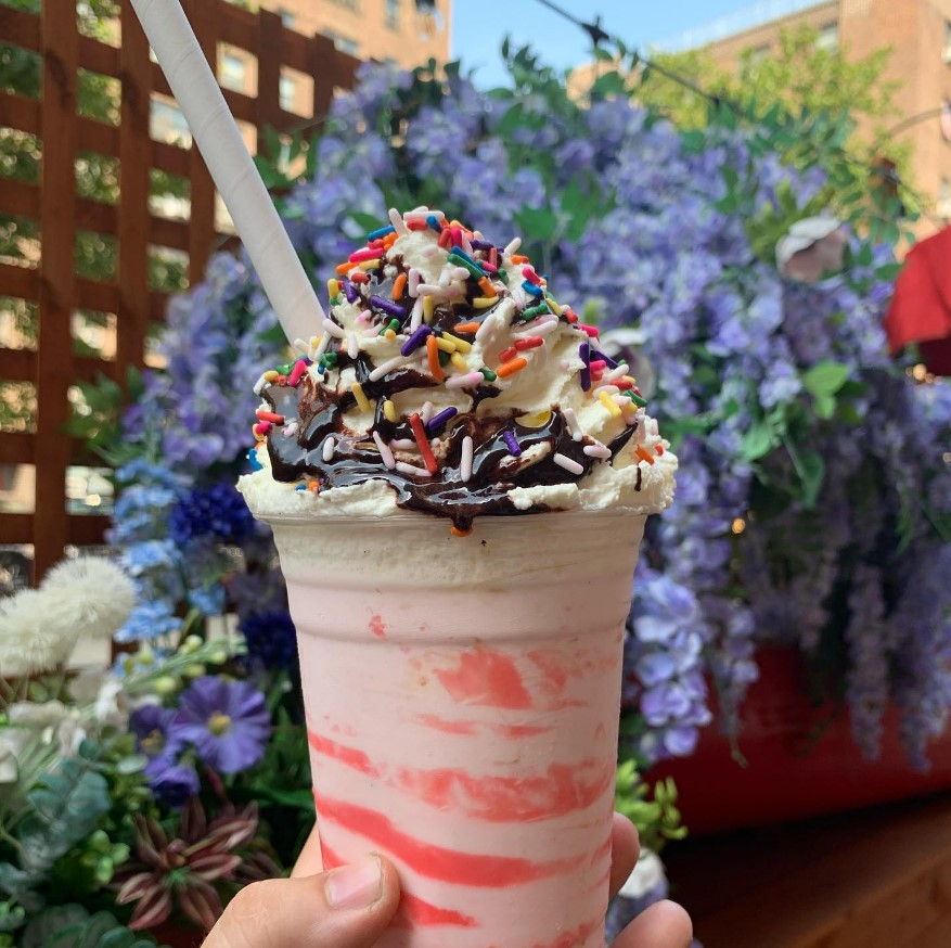 GWMarket's tweet photo. Take a sip of pure happiness with @creamlinenyc shakes proudly made with @ronnybrookfarm dairy. https://t.co/M0jwQnhI9z