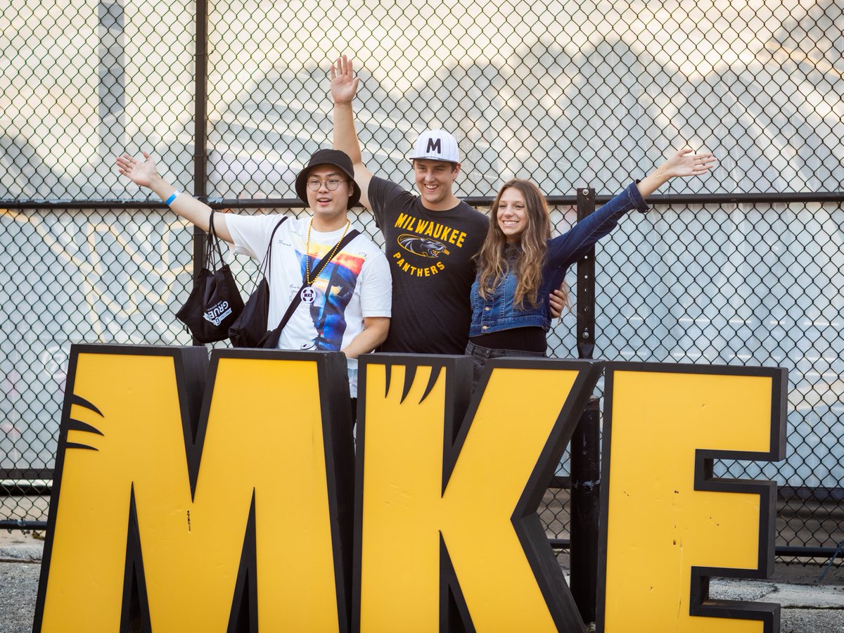 UWM's tweet photo. #UWMFallWelcome has started! From city tours and crafts to sports and campouts, be sure to check out all the fun events waiting for you! https://t.co/bAtjPVd1jm https://t.co/c0SIdrY0DY