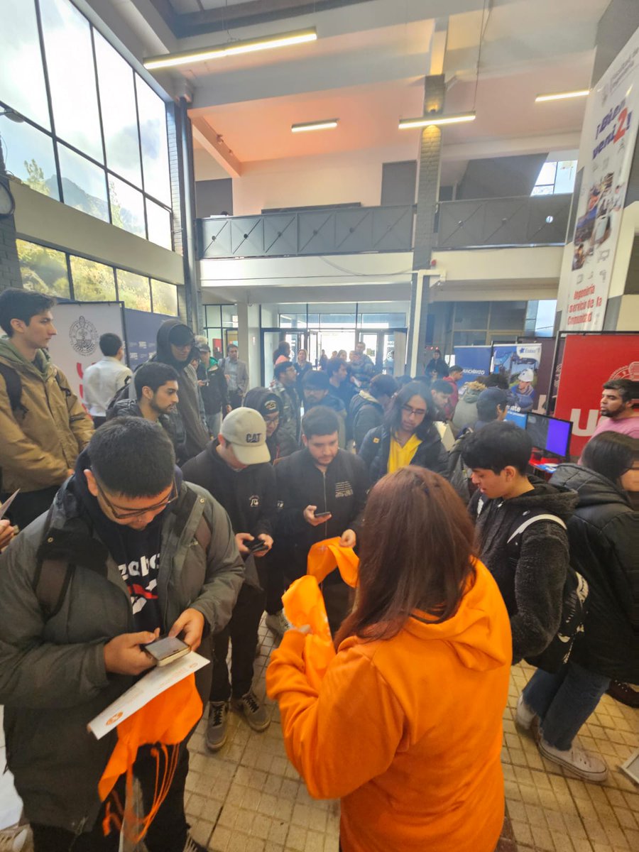 xintec's tweet photo. ¡Xintec Presente👩‍🎓! gracias team naranja por representarnos en el evento anual de @ucscconcepcion 🧡🧡🧡🧡🍊🍊🍊🍊@xintec https://t.co/7SNWZPIk3T