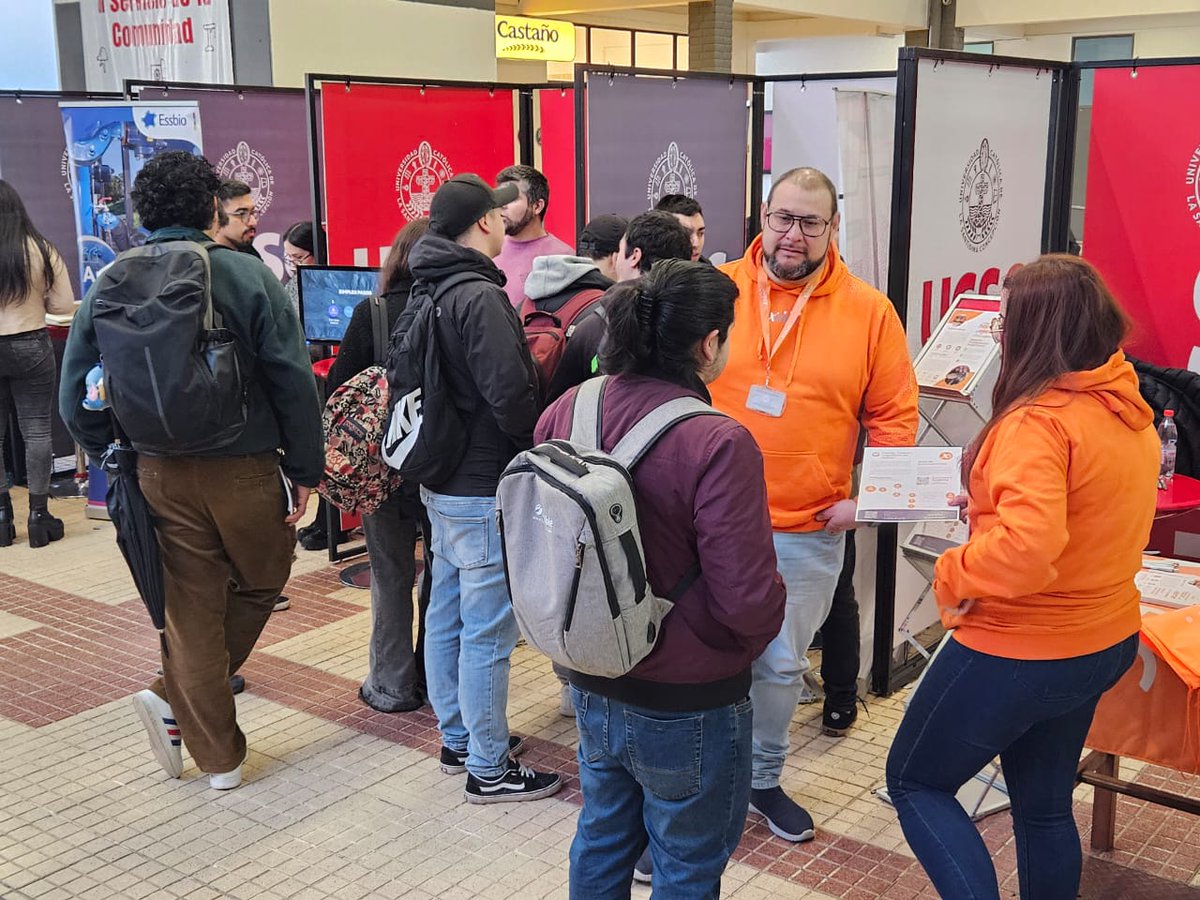 xintec's tweet photo. ¡Xintec Presente👩‍🎓! gracias team naranja por representarnos en el evento anual de @ucscconcepcion 🧡🧡🧡🧡🍊🍊🍊🍊@xintec https://t.co/7SNWZPIk3T