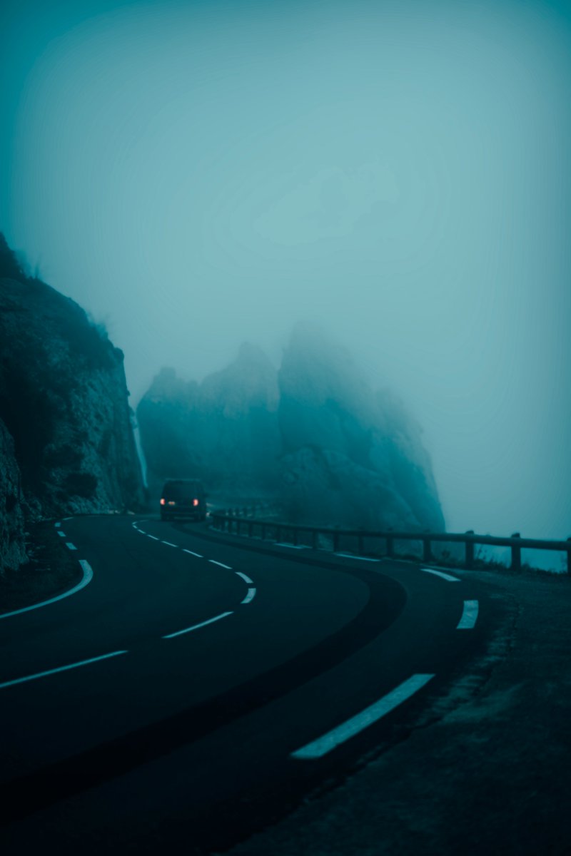 Mist.

Continue the story here : t.ly/6-5ZB

<a href="/Sigma_Japan/">SIGMA Japan</a> <a href="/SigmaFrance/">Sigma France</a> 

#Misty #clouds