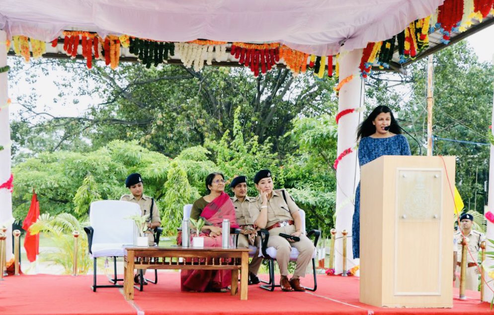 Visited Police Training College Indore <a href="/MPPA_bhopal/">Madhya pradesh police academy</a> #India which has 1200 young women - next gen police constables who will leave the academy to serve their communities. Some will rise through the ranks to be future leaders! Great to be back on the ground. I’ve missed this!