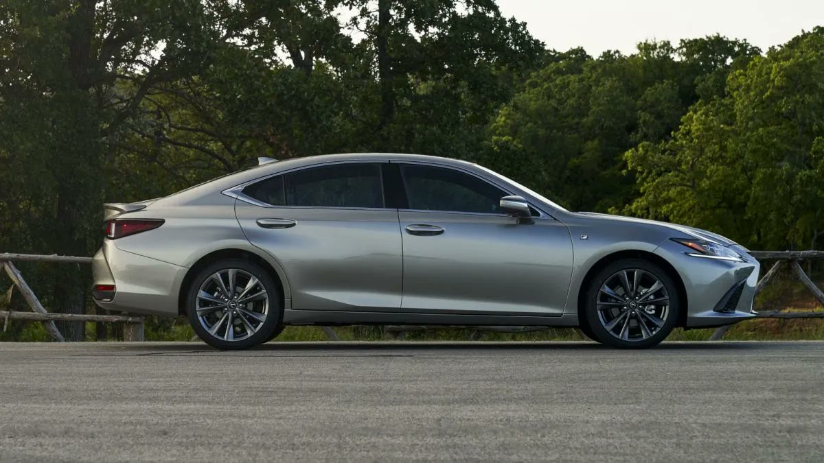 LexusiaNews's tweet image. 2025 Lexus ES: Redesign Info &amp;amp; Release Date
#Lexus #LexusES  buff.ly/47UHakS