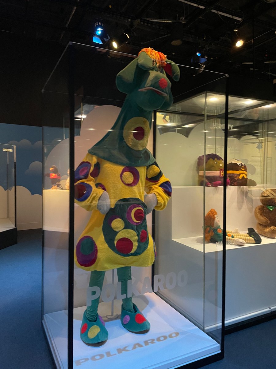 fdpree's tweet photo. Retour en enfance avec nos émissions jeunesses préférées au @MusCanHistoire #Bobinette #Polkaroo #Muffy #JoeyJeremiah https://t.co/mNeYGHI9fh
