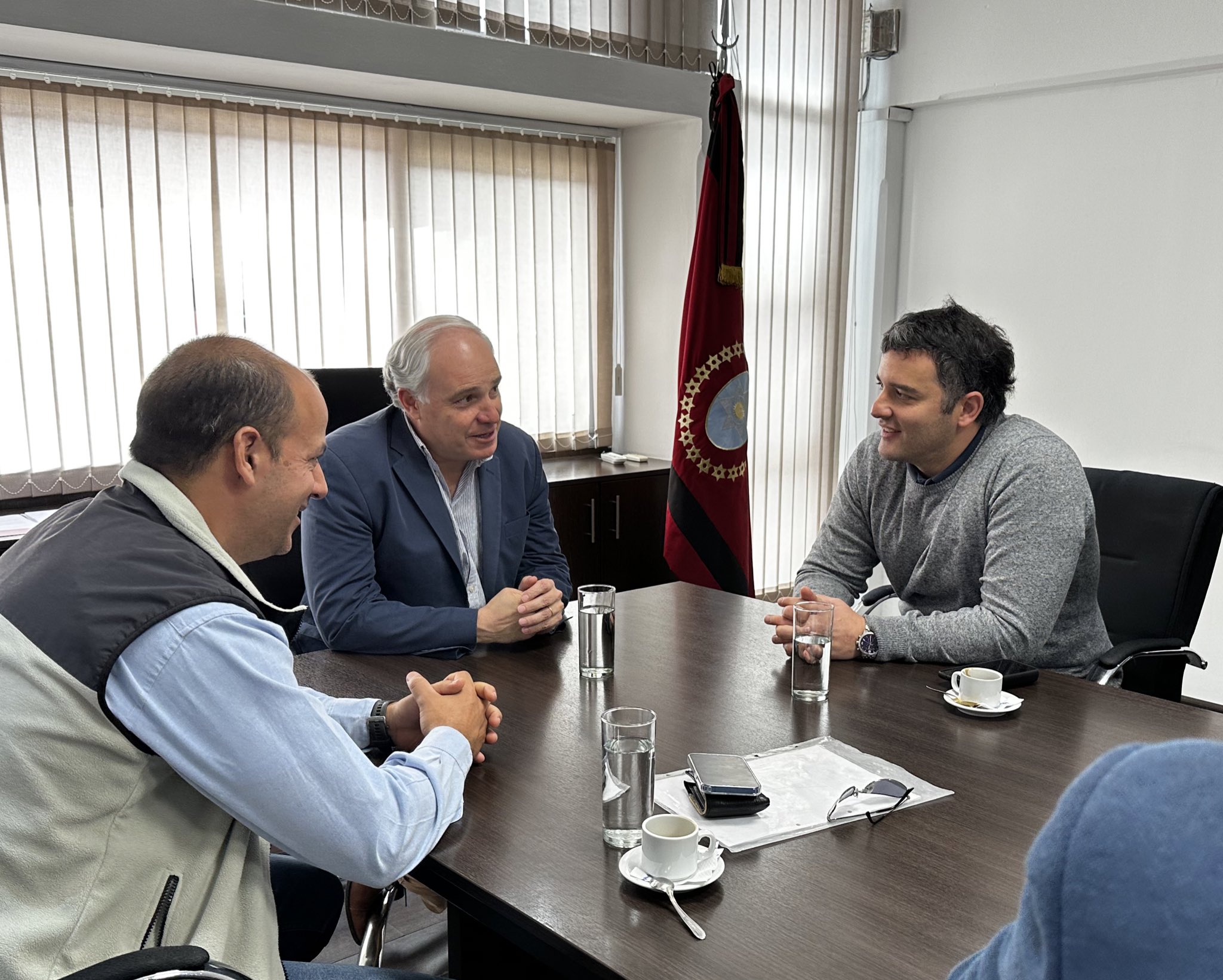 F4tmy0rX0AAk5Xv?format=jpg&name=large