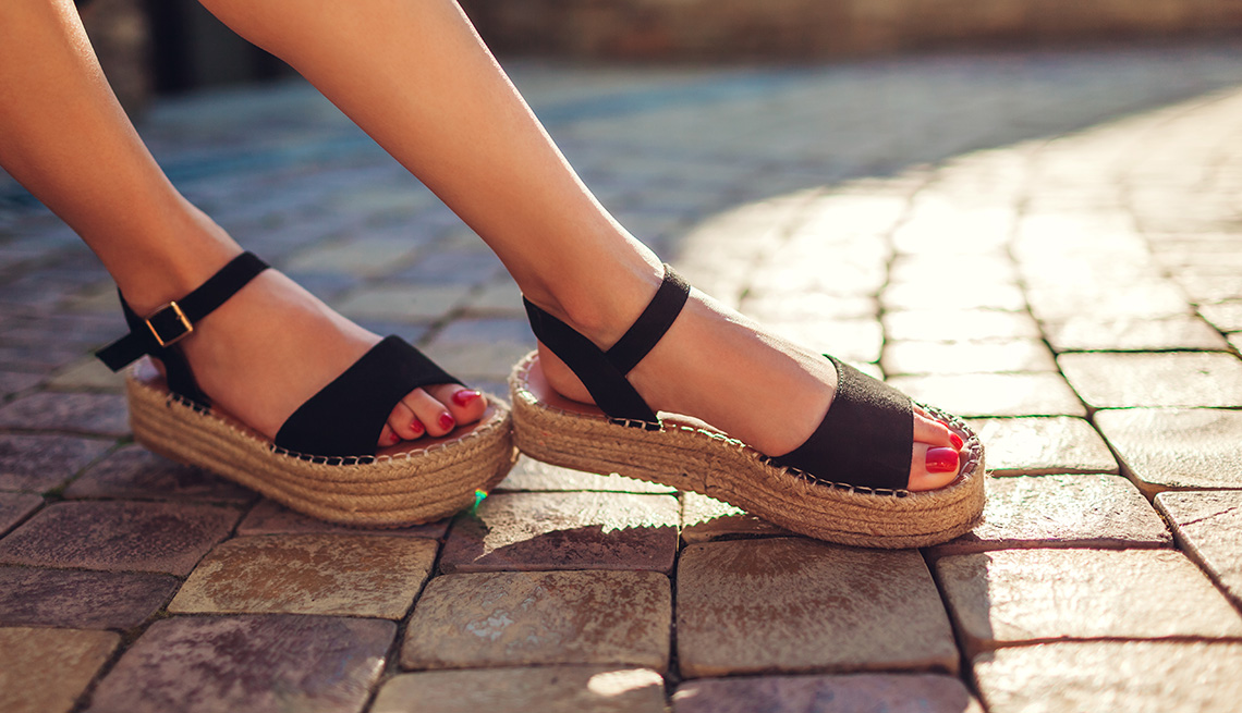 Looking for new summer shoes? Check out our website for the latest new shoes and more! 👡

#summer #summershoes #flipflops #mensshoes #womensshoes #shoes #summertime #summerwear
