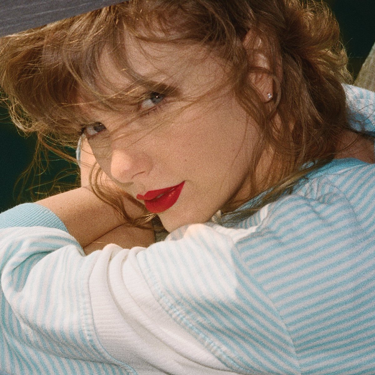 tracklist's tweet photo. A MAIOR! Taylor Swift é a primeira artista feminina na história a ultrapassar 100 milhões de ouvintes mensais no Spotify. https://t.co/ReDBPwT3fL