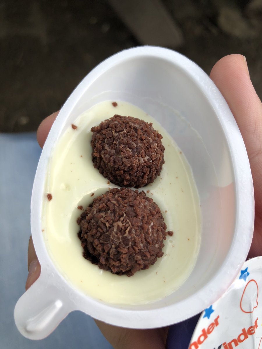 firejlu's tweet image. non ti darei mai la seconda pallina del kinder joy