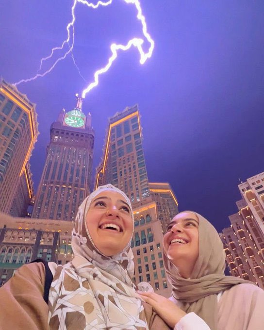 Al__Quraan's tweet image. “The thunder glorifies His praises, as do the angels in awe of Him. He sends thunderbolts, striking with them whoever He wills. Yet they dispute about Allah. And He is tremendous in might. ”

-Al Qur’aan [13:13]