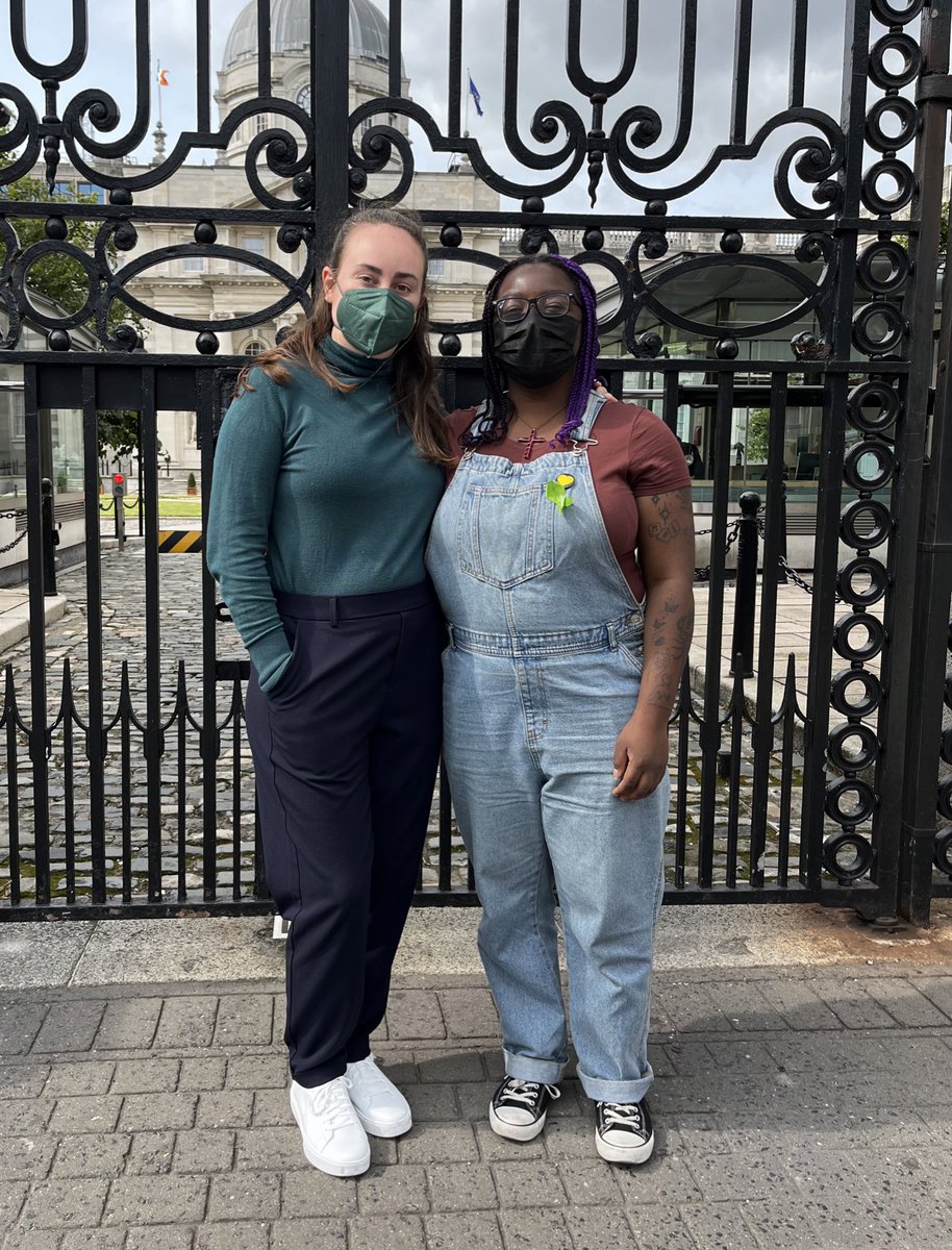 Proof that you can look good as heck while wearing a mask- and they can even pull an outfit together! 👯‍♀️😷

#CovidIsNotOver #MasksSaveLives