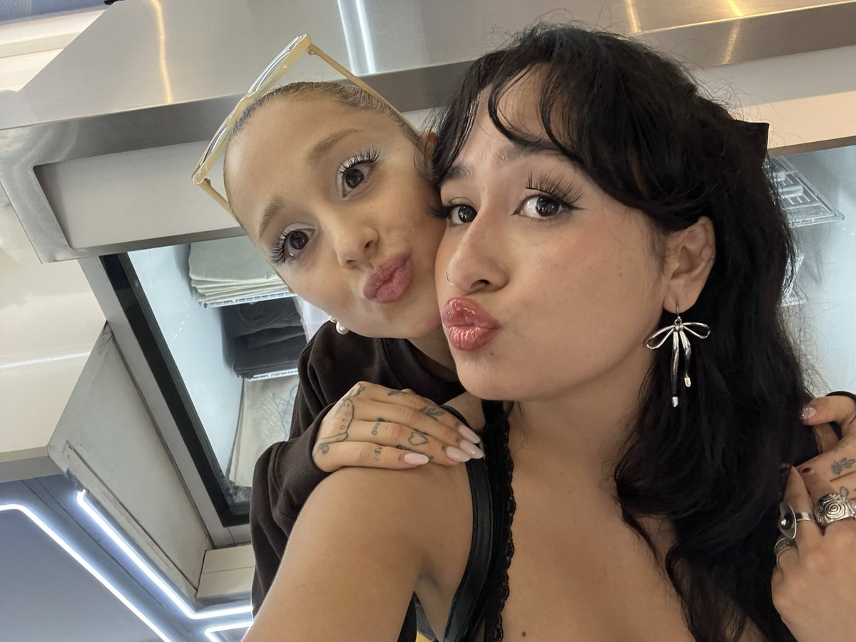 ꕤ Bella loves Ariana tweet media