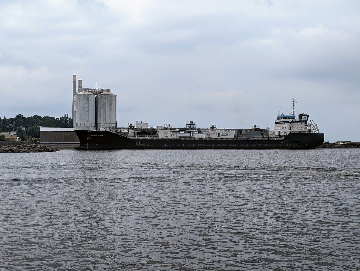 PortOswego's tweet photo. Mckeil Spirit at the Oswego Harbor today. #portoswego https://t.co/N0fQmxCnw1