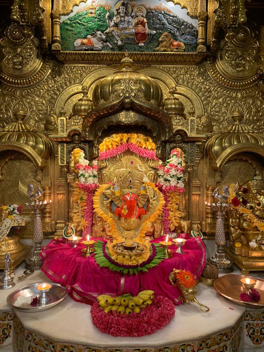 banke_shri's tweet photo. जय श्री सिद्धिविनायक 💛🙏 https://t.co/OUntEWTxdg