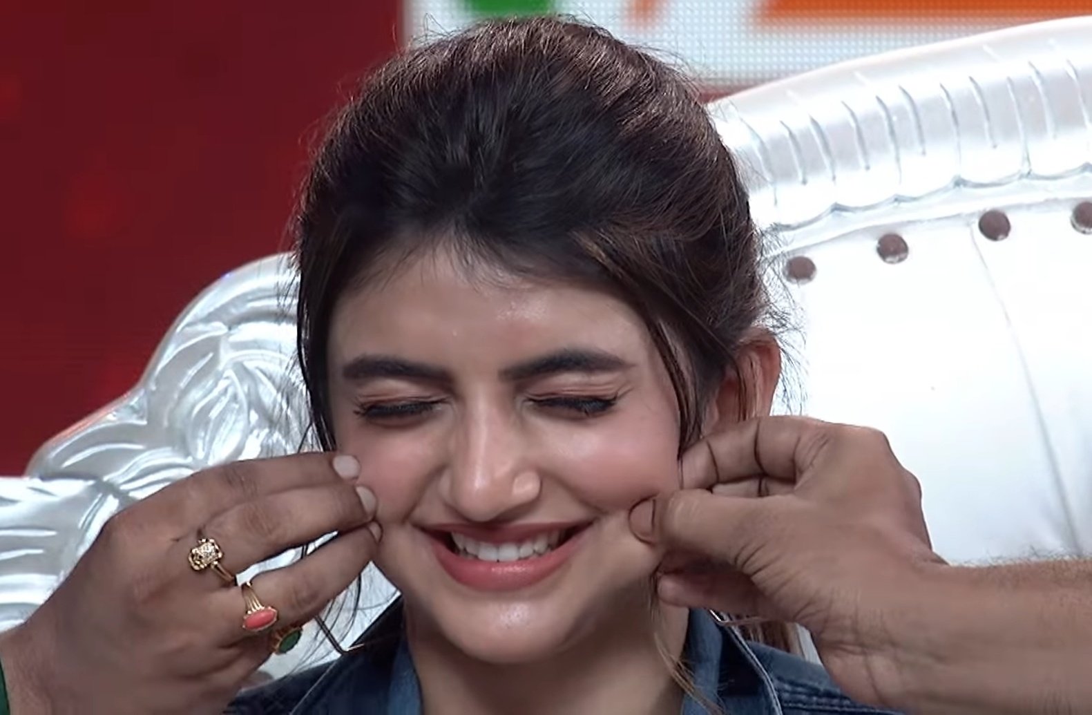 F4tqSMCbwAAn31U?format=jpg&name=large