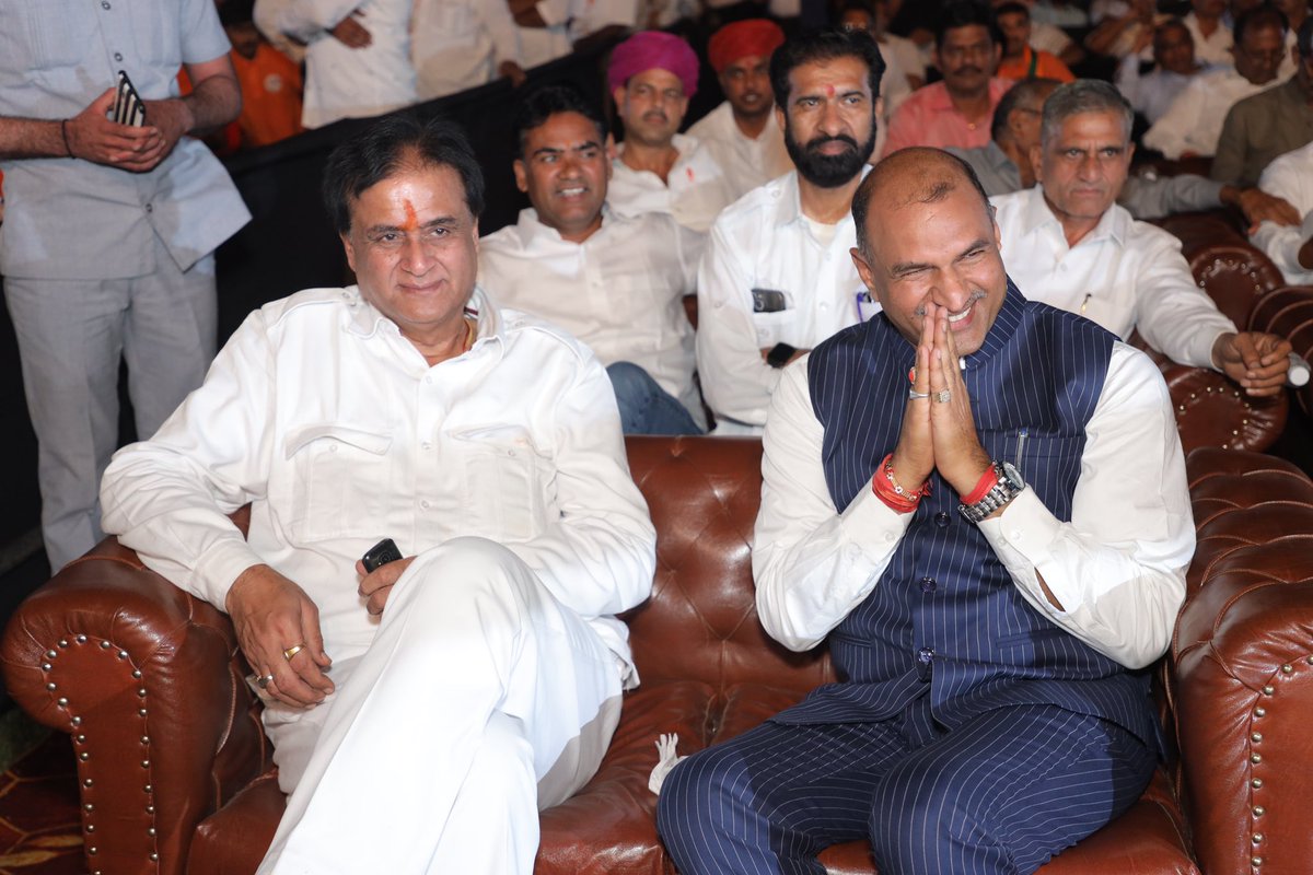 cpjoshiBJP's tweet photo. कार्यक्रम में माता-बहिनों से राखी बंधवा कर नव मतदाताओं को पहला मतदान राष्ट्र, भाजपा और प्रधानमंत्री श्री नरेंद्र मोदी जी के नाम देने का आह्वान किया और शहीदों की वीरांगनाओं, माता पिता का सम्मान कर चन्द्रयान 3 की लेंडिंग का रोचक प्रदर्शन भी किया गया। (2/2)
#NavMatdataSangam https://t.co/XS9mBfnHiE