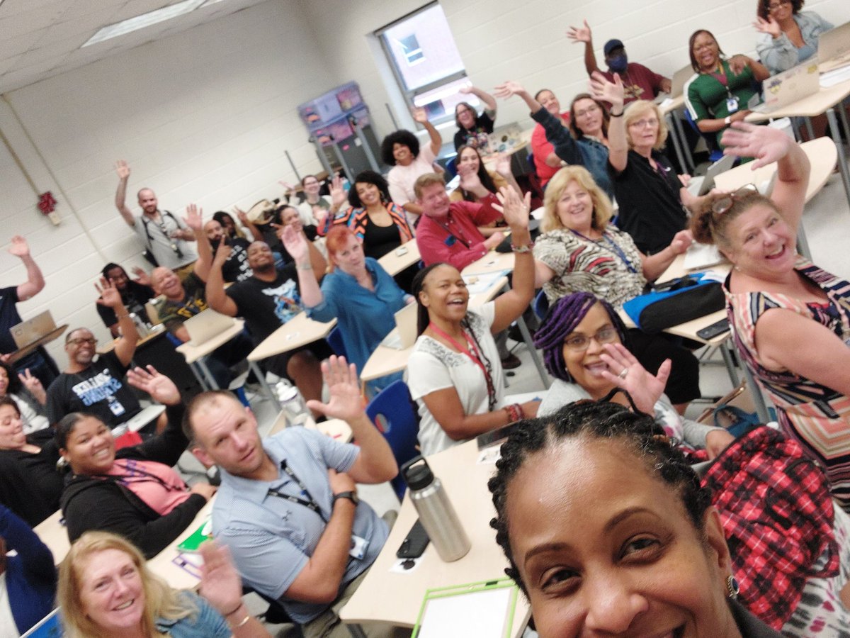 VaughanJohnetta's tweet image. We were on fire 🔥🔥🔥 like @PrincipalKafele during my presentation on &quot;Who Are You Teaching Today?&quot; Culturally responsive teaching, classroom management, and effective instructional delivery practices rolled into 1. Standing room only! #SPSCreatesAchievers