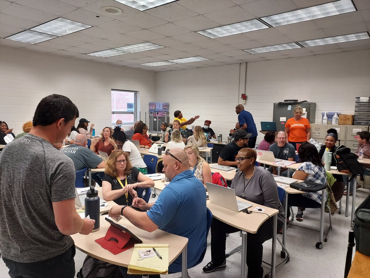 VaughanJohnetta's tweet image. We were on fire 🔥🔥🔥 like @PrincipalKafele during my presentation on &quot;Who Are You Teaching Today?&quot; Culturally responsive teaching, classroom management, and effective instructional delivery practices rolled into 1. Standing room only! #SPSCreatesAchievers