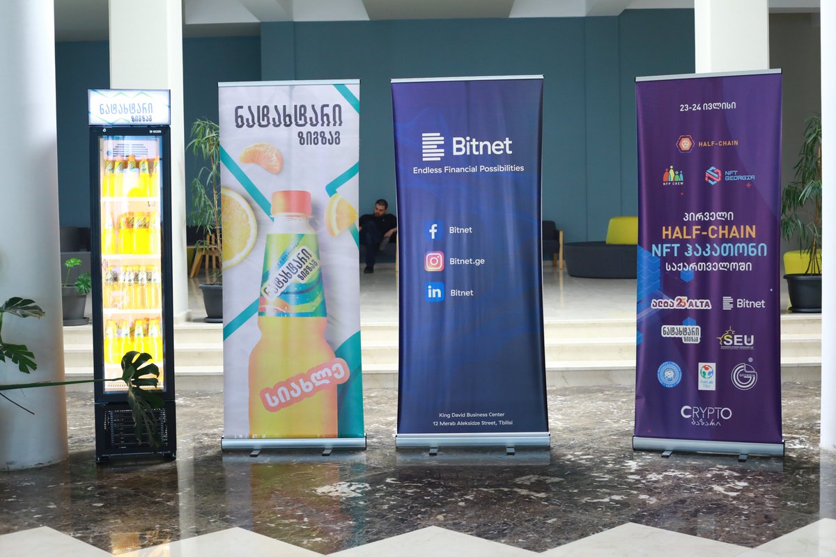 HALF-CHAIN tweet media