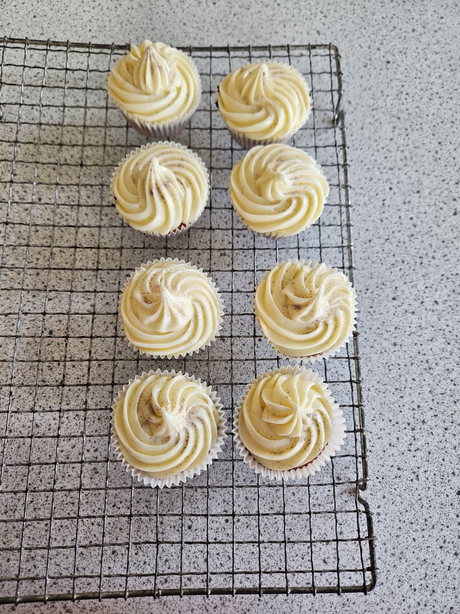 Practical Cake Craft - Red Velvet Cupcakes 😍❤️ Some great piping skills 👌