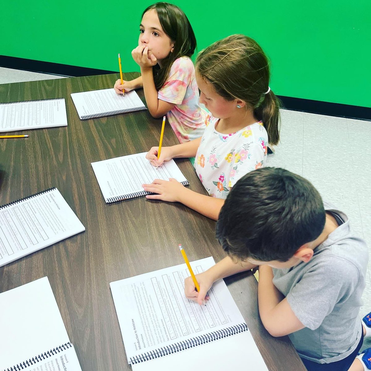 SchmittInSchool's tweet photo. 4th grade GIA diving into our first @thinklawus lesson! They are so excited to debate respectfully! Shout out to @MPJCPS for making these awesome workbooks!  #GT #GeneralIntellect @JCPSGT  @tullyelemjcps #TullyProud https://t.co/OloJNaf9Eb