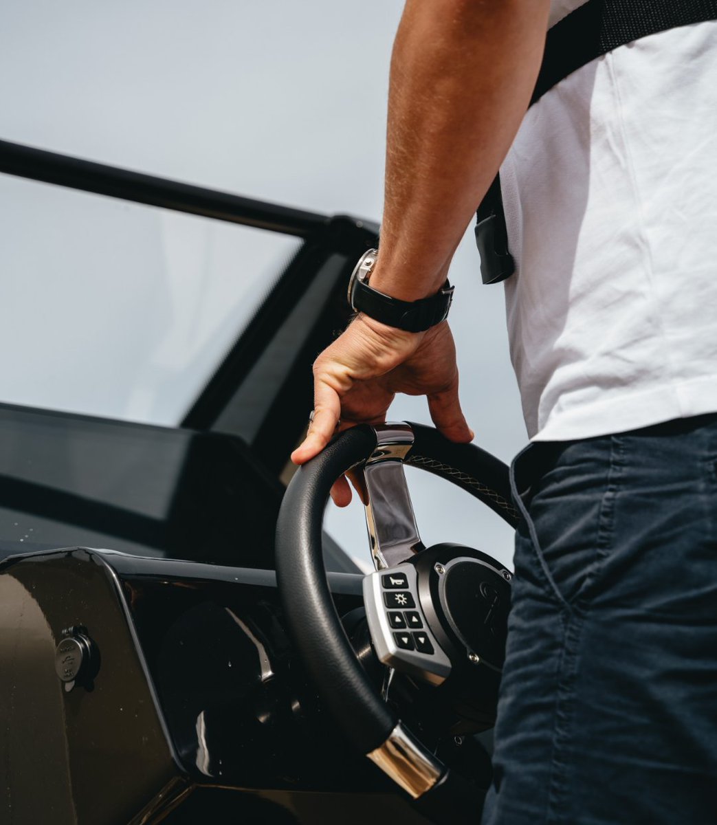 Both the X Shore app and the watch function as remote keys. If you fall while wearing the watch, a man-overboard safety feature triggers the boat to stop automatically.

Learn more at XShore.com