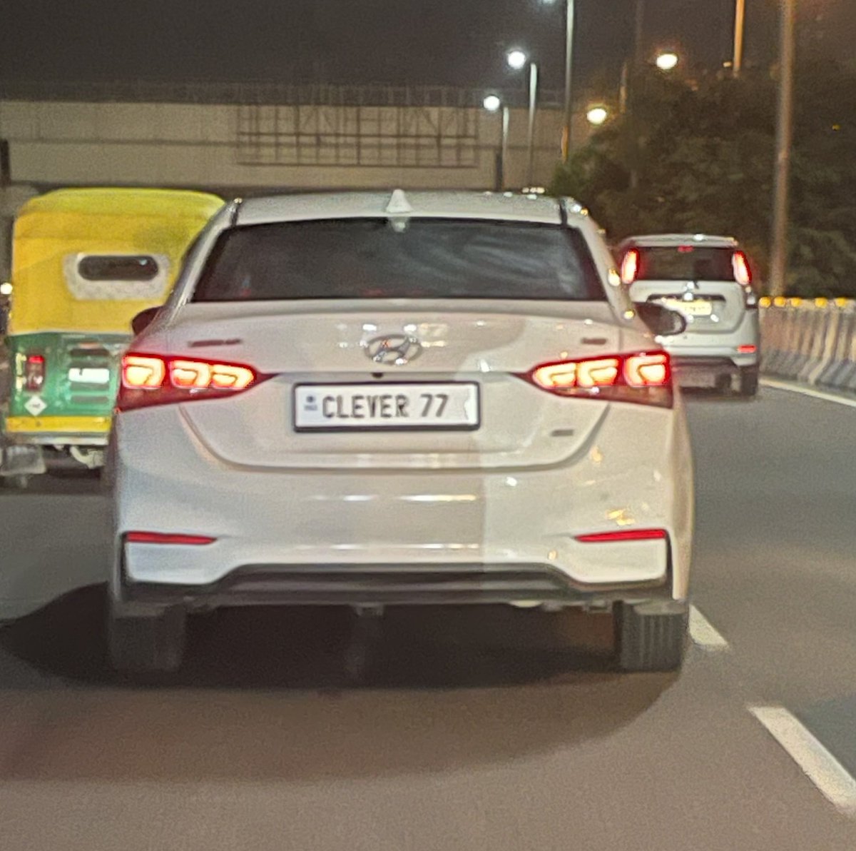 VarunN26's tweet photo. Clever soul wandering rash on Delhi roads. @DelhiTrafficPol @dtptraffic clever action lijiye Sirs. https://t.co/YpYowngNBn